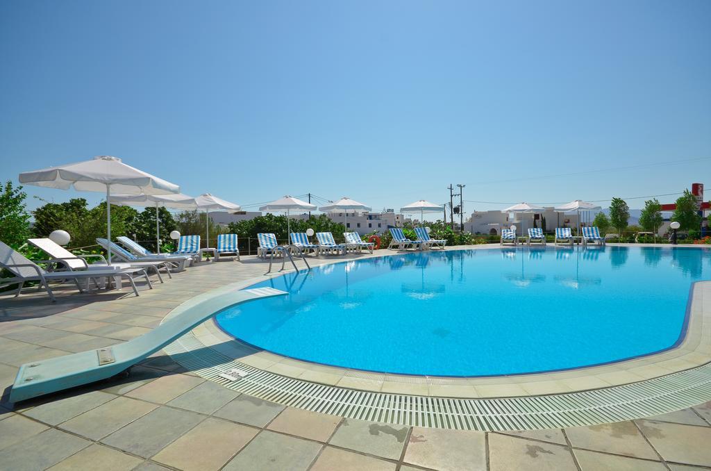Birikos Hotel & Suites Агиос Прокопиос Екстериор снимка