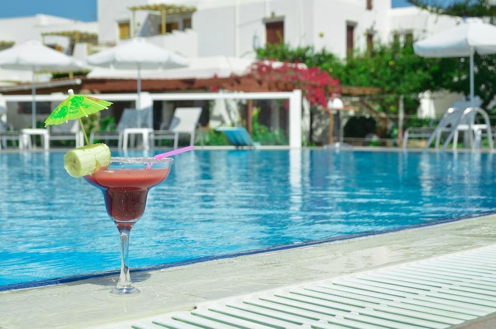 Birikos Hotel & Suites Агиос Прокопиос Екстериор снимка